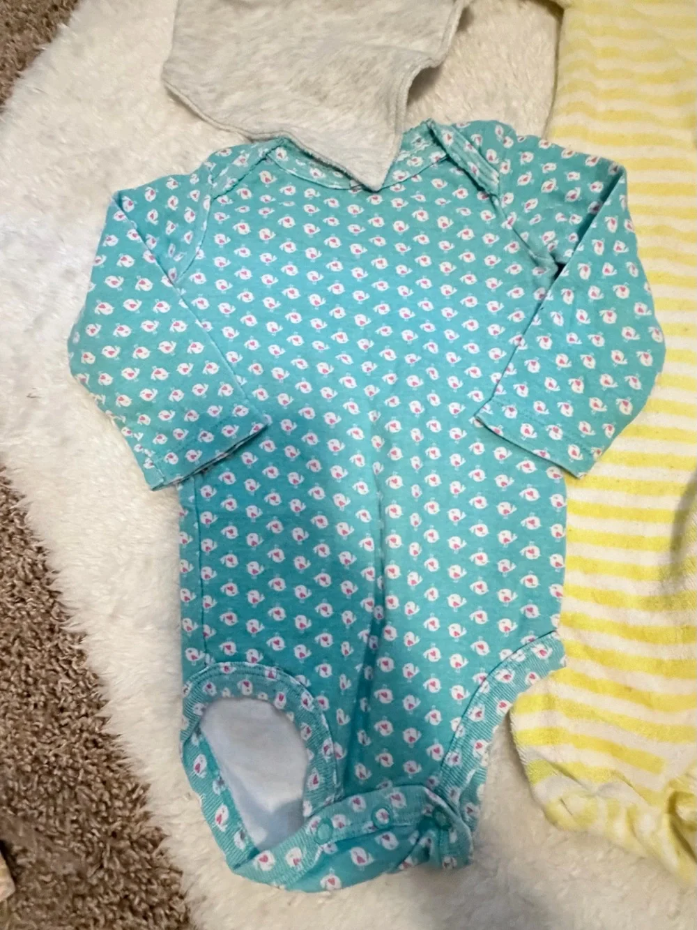Carters Baby Girls' 10-Piece Everyday Essentials Bundle size 6-9 months